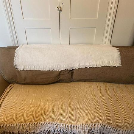 Appartamento 4 Quiet Compact Studio With Garden View - Best Location - Comfortable - Quiet Hove Esterno foto