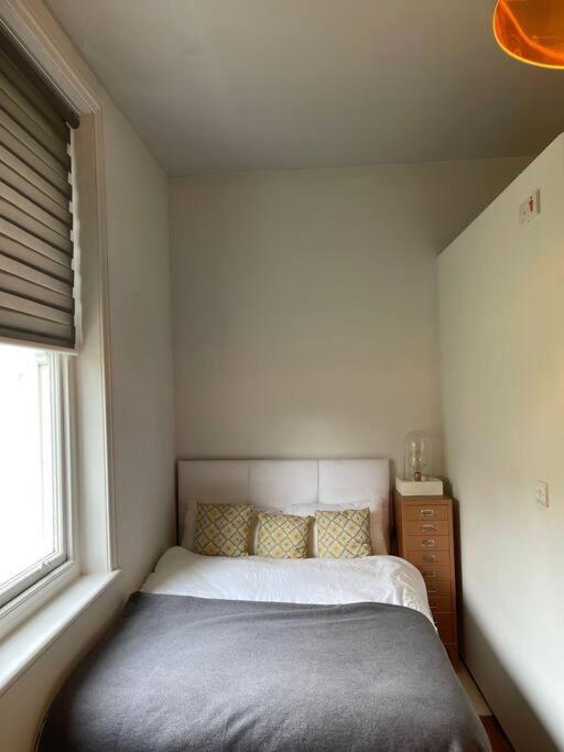 Appartamento 4 Quiet Compact Studio With Garden View - Best Location - Comfortable - Quiet Hove Esterno foto